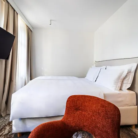 Hisa F5 Hotel