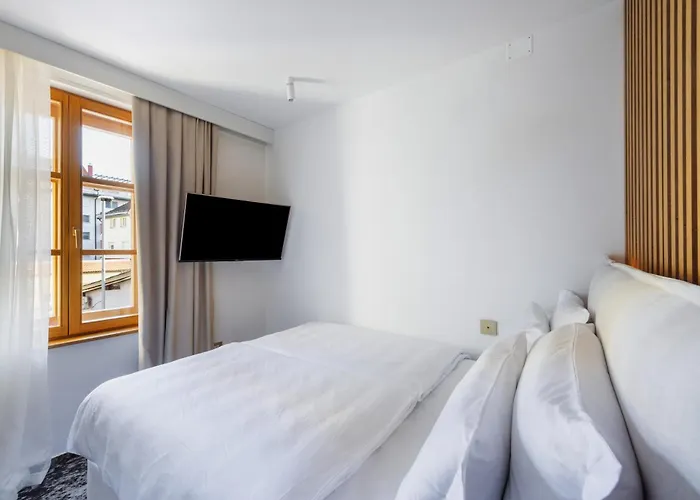 Hisa F5 Отель *