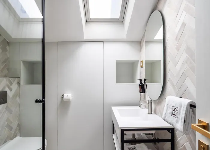 Hisa F5 Отель *