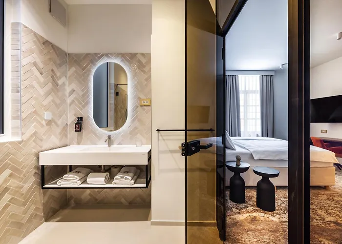 Hisa F5 Отель *